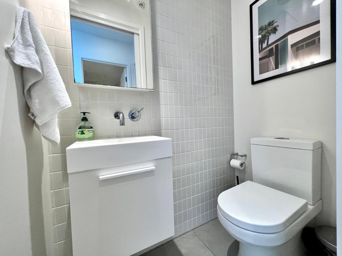 Readyset Apartments At Emerald メルボルン エクステリア 写真