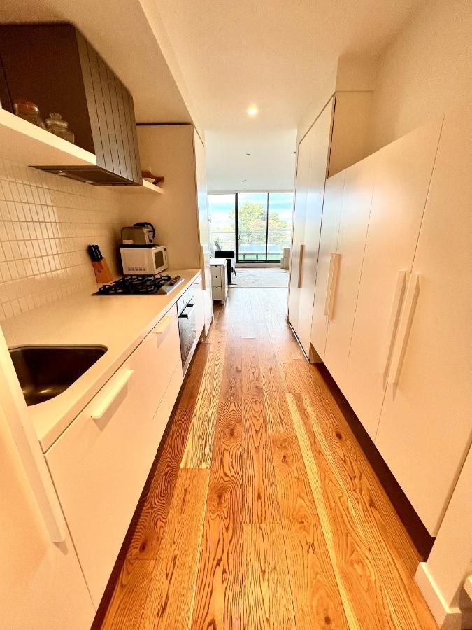 Readyset Apartments At Emerald メルボルン エクステリア 写真